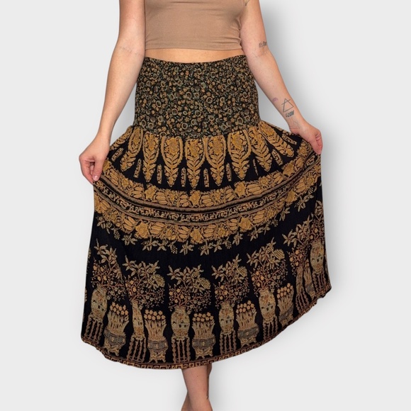 Vintage 90s Carole Little For Saint-Tropez West, Black & Gold Fit & Flare Skirt - Picture 3 of 7